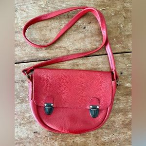 Adorable  vintage red leather satchel purse